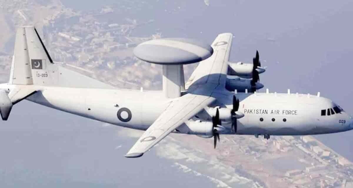 पाकिस्तान की 'आसमानी आंख' को भारत ने फोड़ा, AWACS विमान PAK के पंजाब में गिरा