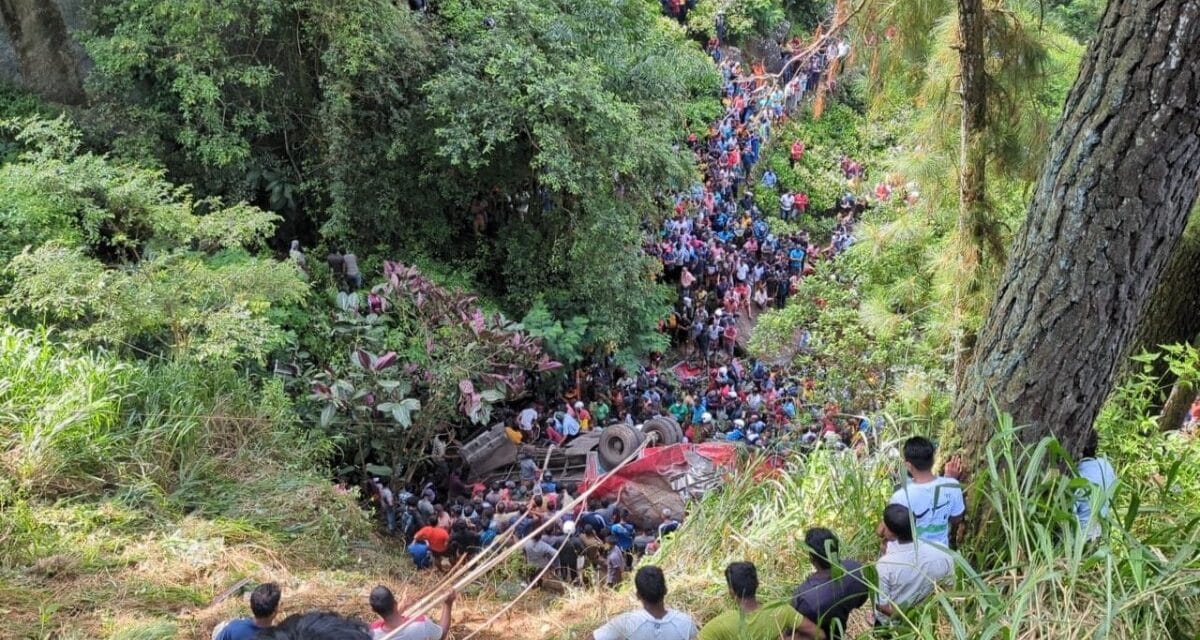 श्रीलंका में भीषण दुर्घटना, बस खाई में गिरी, 21 की मौत और दर्जनों घायल