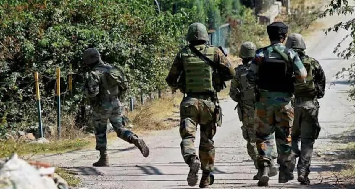 त्राल में तीन आतंकी ढेर, लश्कर से जुड़े थे और पिछले साल ही पकड़ा था आतंकवाद का रास्ता