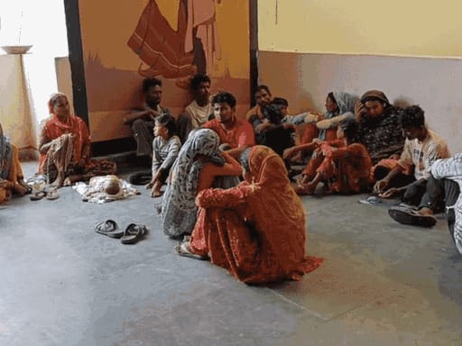 हरियाणा में 237 बांग्लादेशी पकड़े:महिलाएं-बच्चे भी शामिल, बंगाली बनकर आए थे, बिना दस्तावेज ईंट भट्ठ