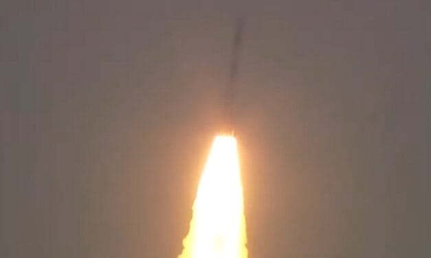 ISRO ने लॉन्च की 101वीं सैटेलाइट, अंतरिक्ष से सटीक तस्वीरें भेजेगा 'स्पेस जासूस'