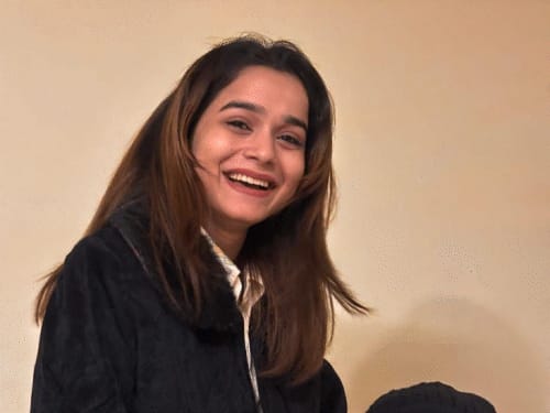 तेजप्रताप के फेसबुक से पोस्ट-गर्लफ्रेंड के साथ तस्वीर शेयर की:लिखा-12 साल से रिलेशन में हूं; 5 घंटे ब