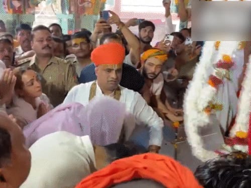विराट-अनुष्का ने अयोध्या में रामलला के दर्शन किए:हनुमानगढ़ी भी गए, हाथ पकड़कर मंदिर की परिक्रमा की