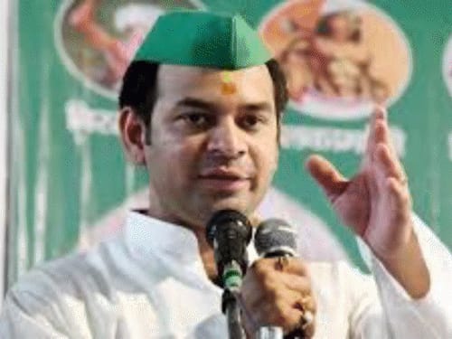 पार्टी-परिवार से निकाले जाने के बाद तेजप्रताप का क्या होगा:विधायक रहेंगे या नहीं, टिकट नहीं मिलेग