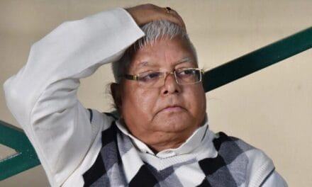 घोटाले, छापे से लेकर तेज प्रताप का नाम आने तक… लालू परिवार का पीछा नहीं छोड़ रहे ये 5 विवाद