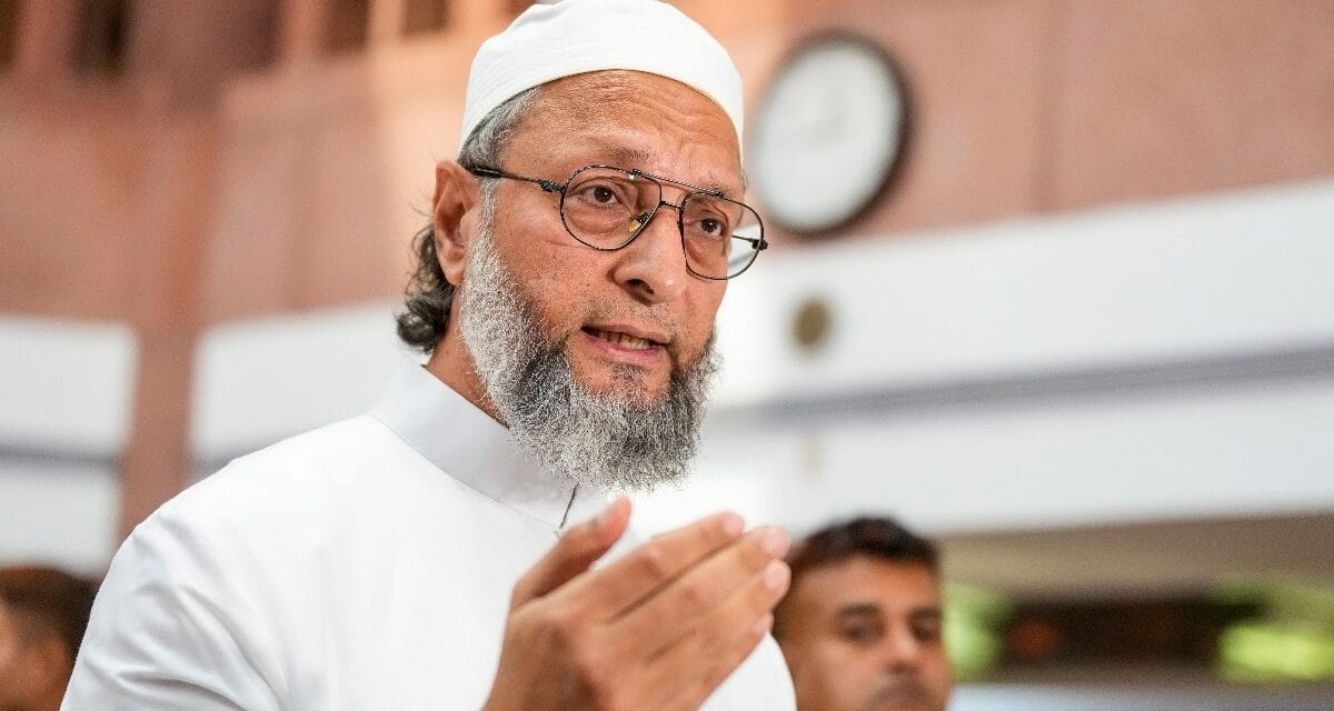 'नकल के लिए भी अकल चाहिए…', आसिम मुनीर की फोटो कंट्रोवर्सी पर ओवैसी ने कुवैत में कसा तंज