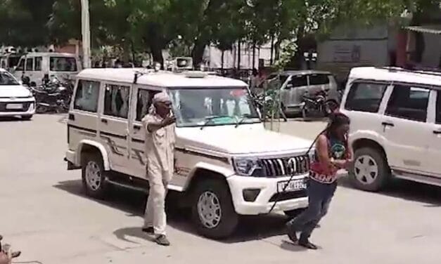 UP: SDM की गाड़ी बनी सर्कस में शोपीस, कलाकार ने बालों से कई मीटर खींचा