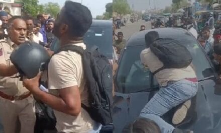 कार रोकी, बोनट पर मुक्के मारे और तोड़ा शीशा… जयपुर में बदमाश को थाने ले जा रही पुलिस टीम पर हमला, VIDEO