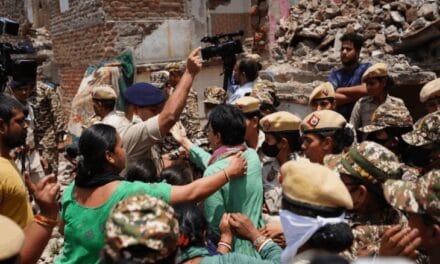 दिल्ली की पूर्व CM आतिशी पुलिस हिरासत में:कालकाजी में झुग्गियों को तोड़ने का विरोध करने पहुंची थीं,