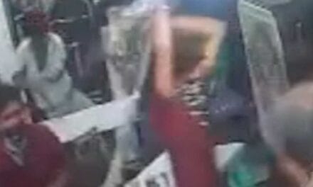 दबंगों ने ढाबा मालिक को पीटा, CCTV में कैद घटना