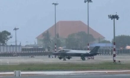 तिरुवनंतपुरम में ब्रिटेन के लड़ाकू विमान F-35 की इमरजेंसी लैंडिंग:फ्यूल की कमी से कैरियर पर नहीं लौ