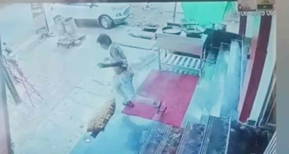 झांसी में रेस्टोरेंट की सीढ़ियों से गिरकर युवक की महज 2 सेकेंड में मौत, घटना CCTV में कैद