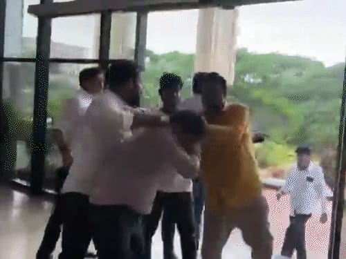 ओडिशा भाजपा नेता जगन्नाथ प्रधान गिरफ्तार:समर्थकों ने सरकारी अफसर को ऑफिस में घुसकर पिटा था, लात-घ
