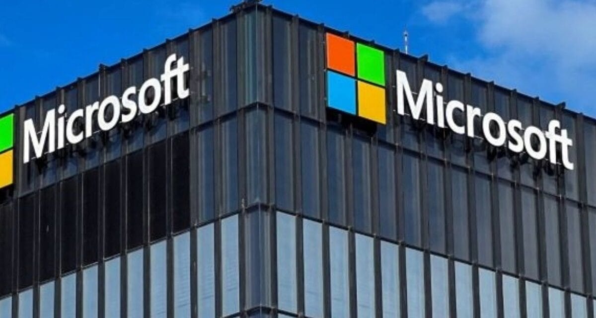 पाकिस्‍तान पर संकट… Microsoft ने PAK से समेटा अपना पूरा कामकाज, सामने आई ये बड़ी वजह!