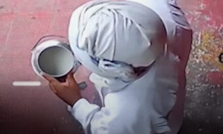 दूध में थूक मिलाकर बेचता था, वीडियो वायरल