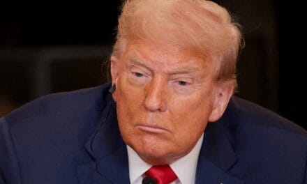 India पर कितना टैरिफ लगा सकता है US?