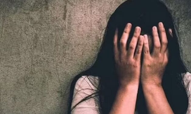 यूपी के चंदौली में नाबालिग लड़की से सामूहिक बलात्कार, तीन आरोपी गिरफ्तार, चौथा फरार