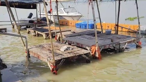प्रयागराज में बाढ़ का कहर, लेटे हनुमान मंदिर तक पहुंचा गंगा का पानी, संगम के रास्ते जलमग्न
