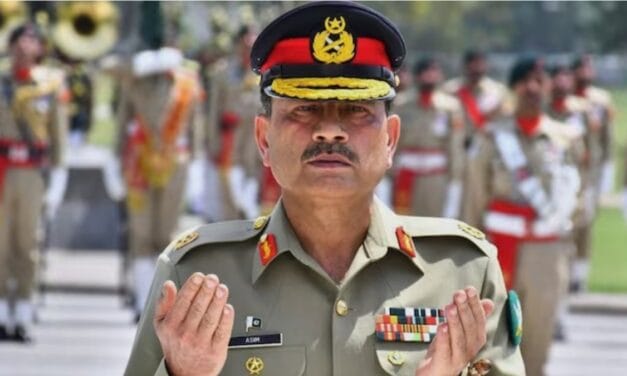धमकियां, झूठे मुकदमे और एसिड अटैक! PAK सेना की करतूतों का पर्दाफाश करने वाले मेजर के पीछे पड़ी ISI