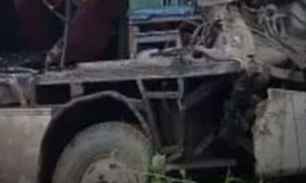 Deoghar में ट्रक से टकराई कांवड़ियों से भरी बस, 18 लोगों की मौत