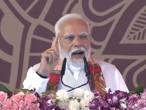 PM मोदी आज 51वीं बार काशी आ रहे:2200 करोड़ के 52 प्रोजेक्ट लॉन्च करेंगे, देशभर के 9.7 करोड़ किसानों की सम्मान न