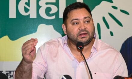 तेजस्वी यादव का एक और दावा खारिज! वोटर लिस्ट से नहीं कटा है पूर्व IAS का नाम