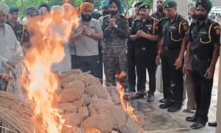 लुधियाना के गांव पहुंची शहीद की पार्थिव देह:ऑपरेशन अखल में प्रीतपाल ने दी शहादत, पंजाब सरकार देगी