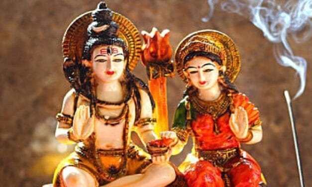 कजरी तीज पर आज विवाहित महिलाएं करें ये उपाय, महादेव का बना रहेगा आशीर्वाद
