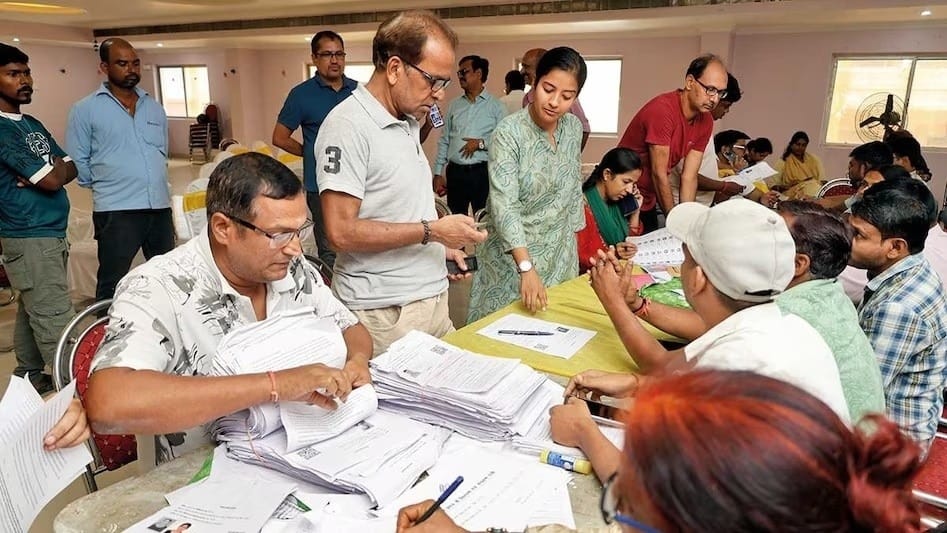 बिहार में SIR को सुप्रीम कोर्ट ने बताया 'वोटर-फ्रेंडली', याचिकाकर्ता ने दिया ये जवाब