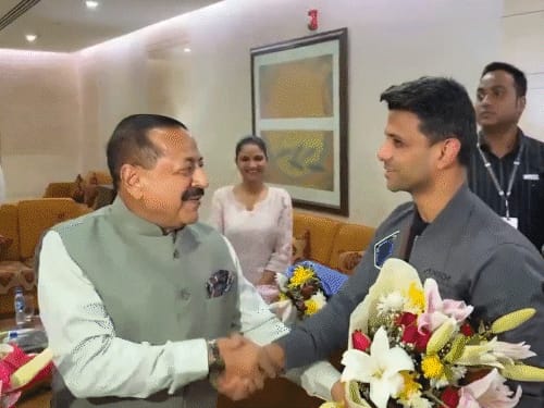 एस्ट्रोनॉट शुभांशु दिल्ली पहुंचे, पीएम से मिलेंगे:एयरपोर्ट पर मंत्री जितेंद्र सिंह ने स्वागत कि