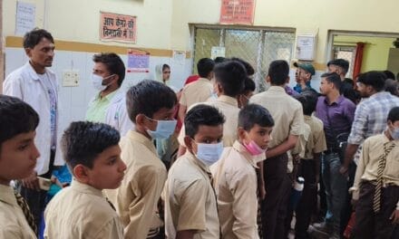 बांदा: अटल आवासीय विद्यालय के 50 से ज्यादा बच्चे बीमार, आनन-फानन अस्पताल में कराया गया भर्ती