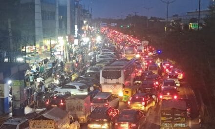 बारिश-जलभराव के बाद अब भीषण जाम, दिल्ली-नोएडा बॉर्डर पर रेंगती नजर आईं गाड़ियां