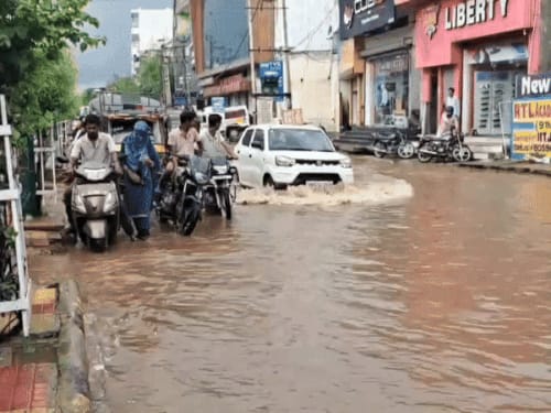 भारी बारिश का अलर्ट:63 घंटे से हथिनीकुंड बैराज के फ्लड गेट खुले, हिसार समेत 6 जिलों में स्कूल बंद