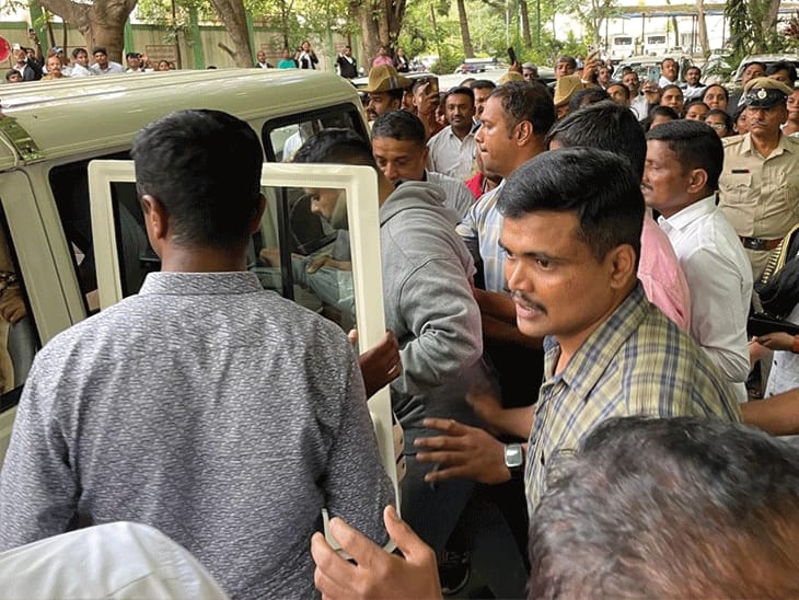 पूर्व पीएम देवगौड़ा के पोते को जेल में काम मिला:बेंगलुरु की अग्रहारा जेल में लाइब्रेरी संभालेगा, र