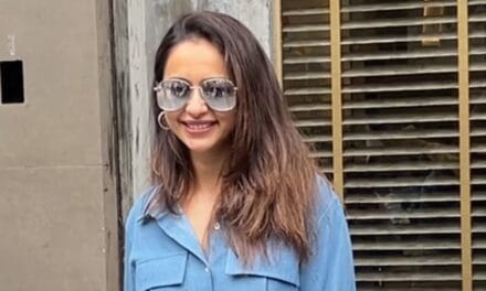 कैजुअल लुक, स्टाइलिश अंदाज, यूं स्पॉट हुईं Rakul Preet Singh