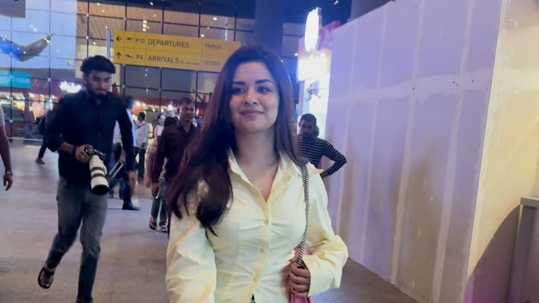 प्यारी स्माइल, कैजुअल लुक, Avneet Kaur ने जीता फैंस का दिल