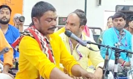बागेश्वर धाम में भजन गाकर वायरल हुआ सिंगर, T-Series से मिला ऑफर