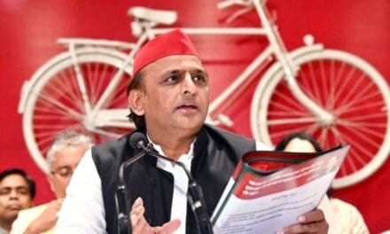 सोशल मीडिया पर अखिलेश यादव को बड़ा झटका, 80 लाख फॉलोअर्स वाला फेसबुक पेज हुआ ब्लॉक