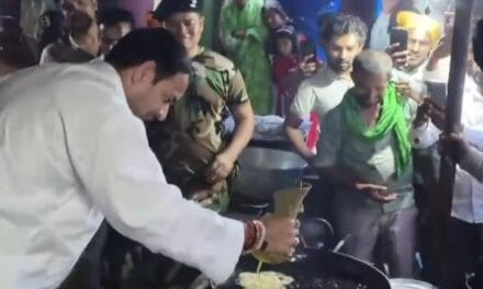 गाड़ी रोक जलेबी बनाने लगे तेज प्रताप, लोगों की लगी भीड़, Video वायरल