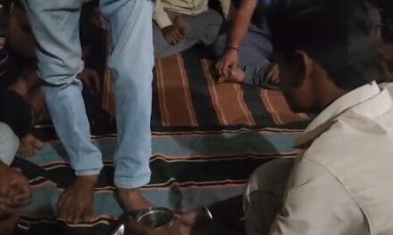 MP में युवक से पैर धुलवाकर, वही पानी पिलाया:पंचायत का फैसला; एआई जेनरेटेड वीडियो शेयर करने पर विवाद,