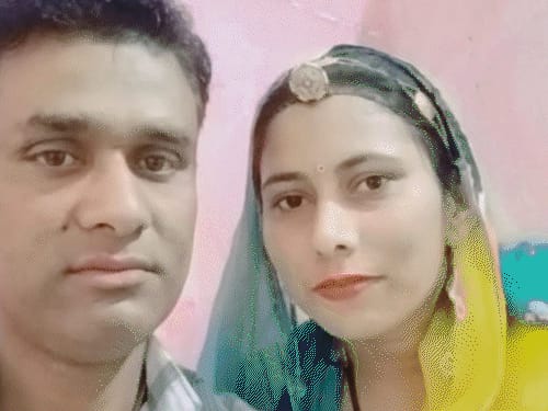 झुलसे कंडक्टर ने कई लोगों को बाहर निकाला:घायलों के परिजन बोले-एंबुलेंस खटारा, कार से एस्कॉर्ट करक