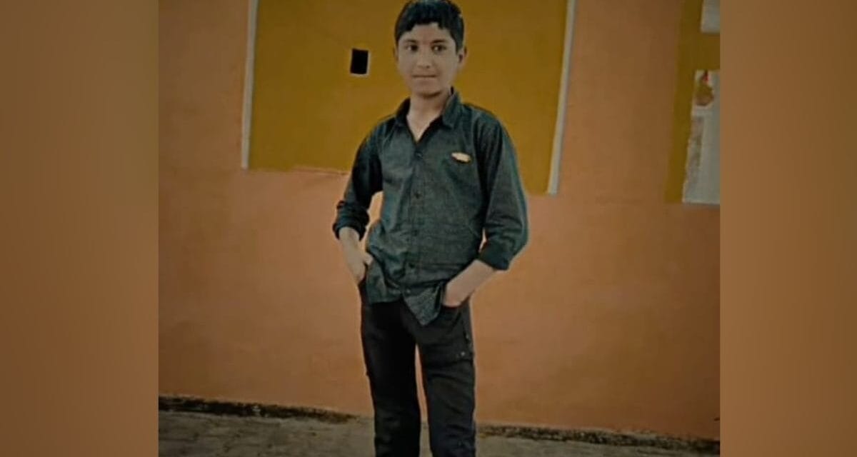 खेत के बीच भूसे के ढेर में मासूम का शव… हत्या के आरोप में बच्चे की ताई गिरफ्तार