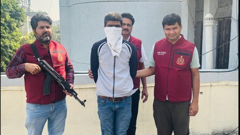 दिल्ली पुलिस के डॉग स्क्वायड K-9 का कमाल… 1.2 करोड़ की चरस जब्त, 4 आरोपी गिरफ्तार