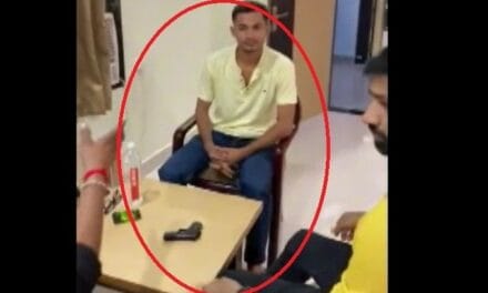 महाकुंभ में दातून बेचने वाले आकाश यादव से पुलिस ने आधे घंटे की पूछताछ, जानिए पूरा मामला