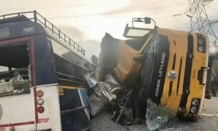 ट्रक-बस के बीच हुई टक्कर में 16 लोगों की मौत, तेलंगाना में भीषण सड़क हादसा