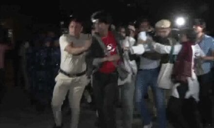 दिल्ली में एयर पॉल्यूशन का विरोध करने वाले अरेस्ट:लोग बोले