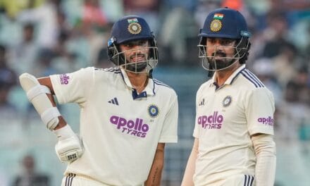 LIVE: कोलकाता टेस्ट का आज दूसरा दिन, भारतीय बल्लेबाजों से धांसू खेल की आस