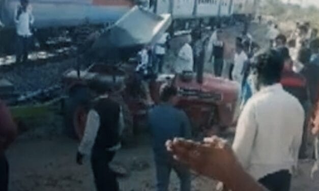 राजस्थान में ट्रैक्टर ट्रॉली से भिड़ी ट्रेन