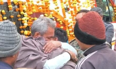 नक्सली मुठभेड़ में शहीद इंस्पेक्टर की बालाघाट में श्रद्धांजलि यात्रा:फूट-फूटकर रोए परिजन; नरसिं