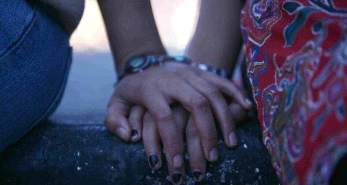 माथा चूमकर रेता शादीशुदा गर्लफ्रेंड का गला, प्रेमी बोला